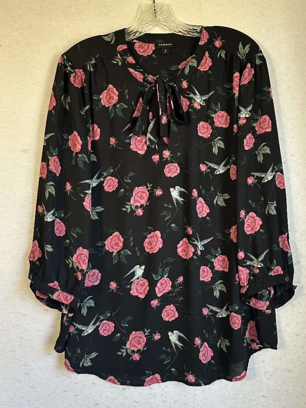 Torrid Georgette Bow Tie Blouse Plus 2X Size‎ 2 Black Pink Floral Roses Bird Top